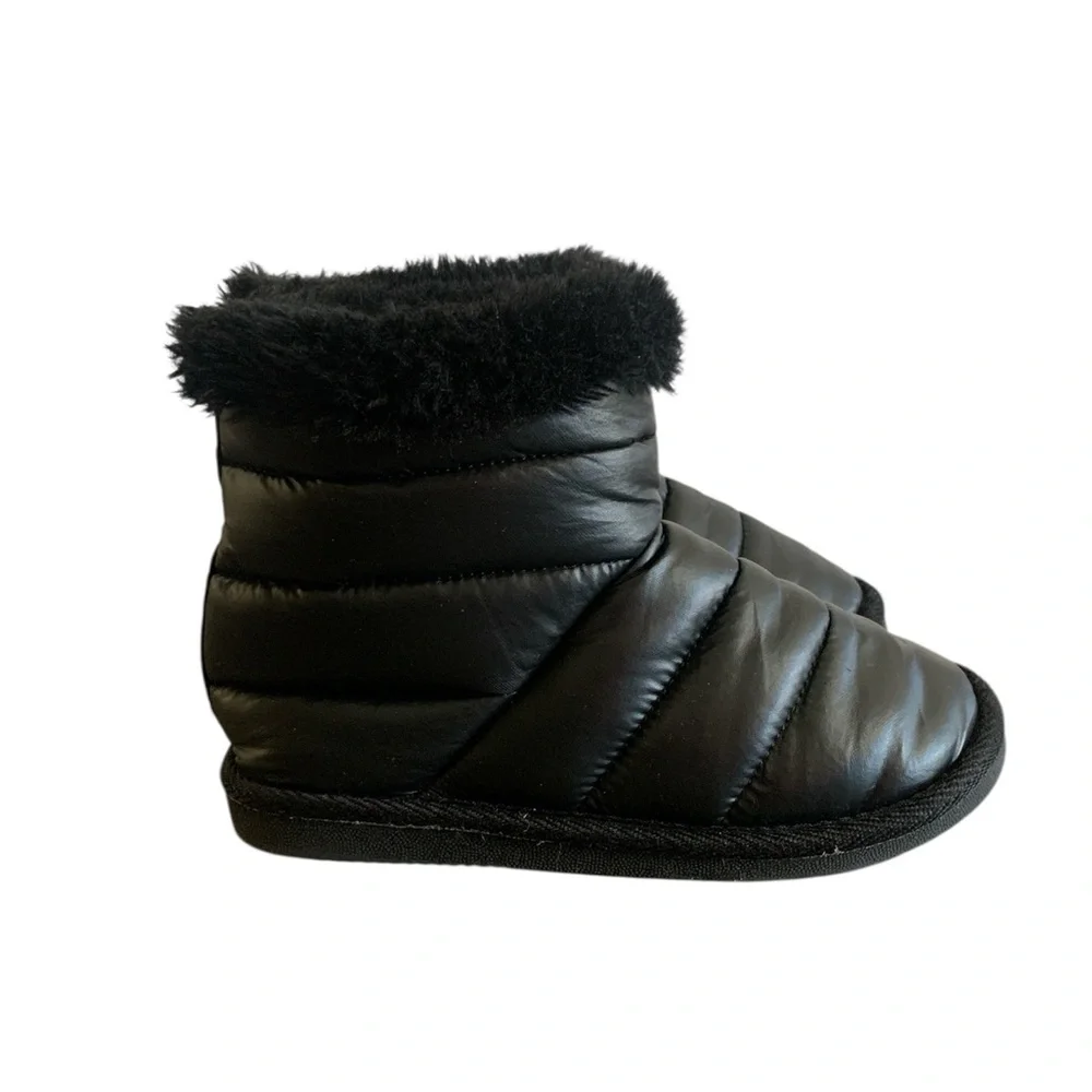 Black Quilted Booties with Fuzzy Lining Girl 13